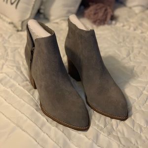 Seychelles new with tags grey booties